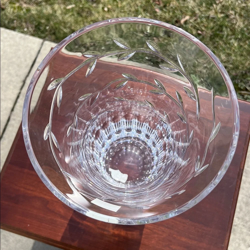 Beautiful Waterford Crystal Michael Aram Garland Romance 10” Flower Vase